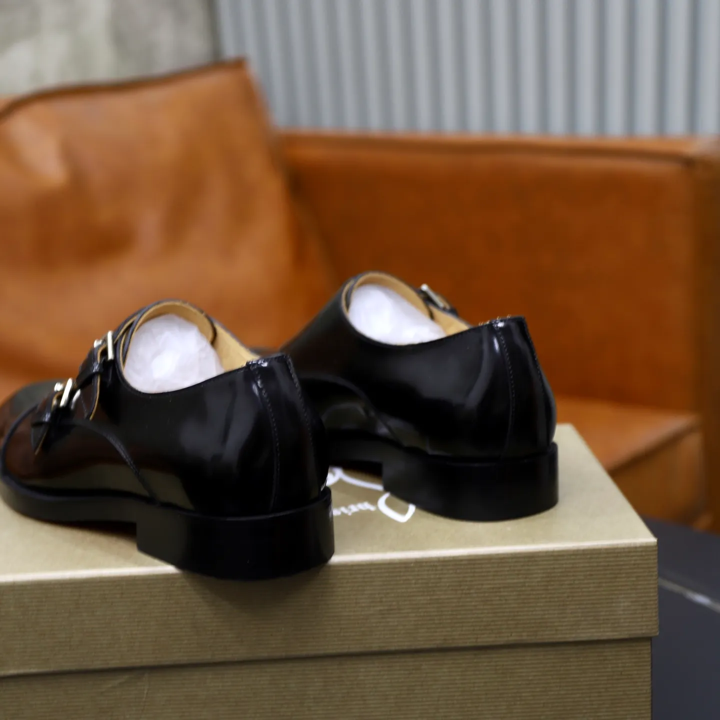 Ex-factory price: 620💰Christia*.Loubouti*🆑High-end men’s business formal leather shoes | Classic red sole shoes | Original imported first-layer cowhide | Water-dyed cowhide lining | Italian imported red rubber outsole | High-end luxury | Perfect interpretation of fashion, sunshine, style, suitable for various occasions Size: 39-44 (38.45 custom-made)